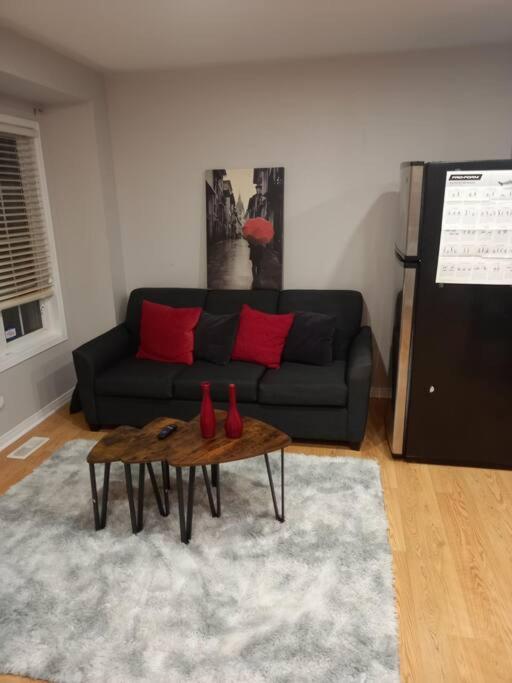 Adorable Private Suite In Ajax, Unique 2 Story Экстерьер фото